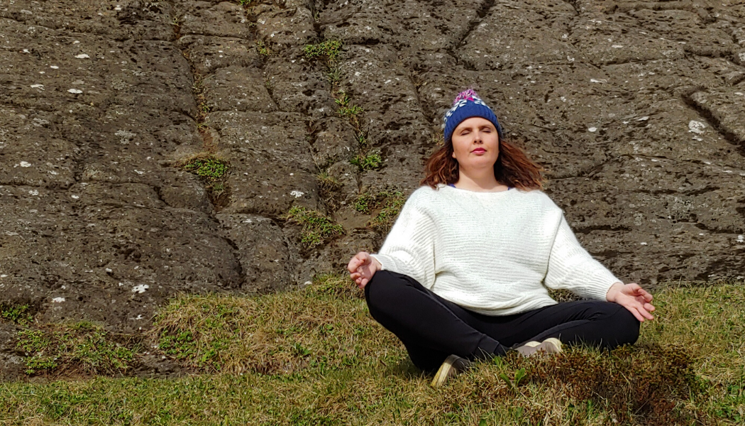 Meditation Ragna Gudjons at Fjósaklettur